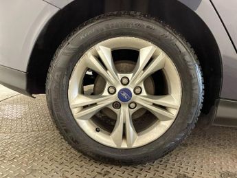FORD FOCUS 1.6 TDCi Zetec Hatchback 5dr Diesel Manual Euro 5 (s/s) (115 ps)
