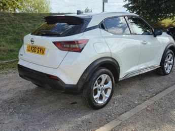 NISSAN JUKE 1.0 DIG-T N-Connecta SUV 5dr Petrol DCT Auto Euro 6 (s/s) (114 p