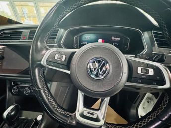 VOLKSWAGEN TIGUAN 2.0 TDI R-Line Tech SUV 5dr Diesel DSG 4Motion Euro 6 (s/s) (150