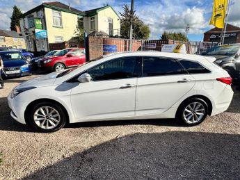 HYUNDAI I40 1.7 CRDi Blue Drive SE Nav Tourer 5dr Diesel Manual Euro 6 (s/s)