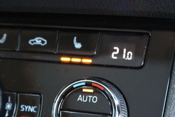 SKODA KAROQ 2.0 TDI Scout SUV 5dr Diesel Manual 4WD Euro 6 (s/s) (150 ps)