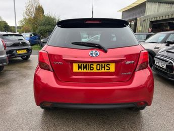 TOYOTA YARIS 1.5 VVT-h Design Hatchback 5dr Petrol Hybrid E-CVT Euro 6 (101 p