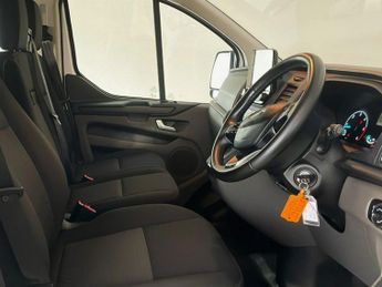FORD TRANSIT CUSTOM 2.0 320 EcoBlue Trend Minibus 5dr Diesel Auto L2 H1 Euro 6 (s/s)