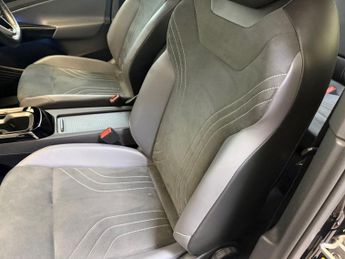 VOLKSWAGEN ID.4 Pure 52kWh Life SUV 5dr Electric Auto (148 ps)