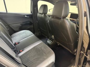 VOLKSWAGEN ID.4 Pure 52kWh Life SUV 5dr Electric Auto (148 ps)