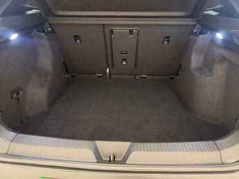 VOLKSWAGEN ID.4 Pure 52kWh Life SUV 5dr Electric Auto (148 ps)