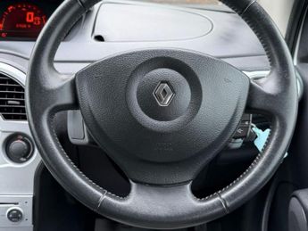 RENAULT MODUS 1.5 dCi Dynamique Hatchback 5dr Diesel Manual (119 g/km, 85 bhp)