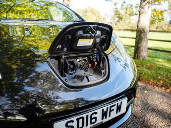 NISSAN LEAF 30kWh Tekna Hatchback 5dr Electric Auto (109 bhp)