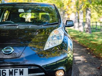 NISSAN LEAF 30kWh Tekna Hatchback 5dr Electric Auto (109 bhp)