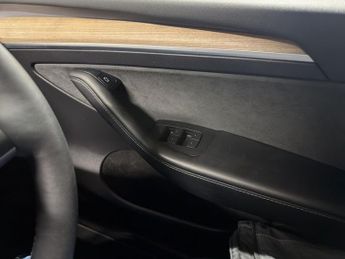 TESLA MODEL Y SUV 5dr Electric Auto RWD (346 ps)