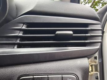 HYUNDAI BAYON 1.0 T-GDi MHEV SE Connect SUV 5dr Petrol Hybrid DCT Euro 6 (s/s)