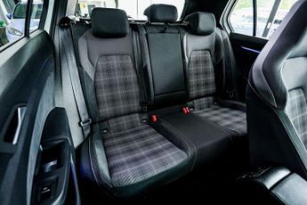VOLKSWAGEN GOLF 2.0 TDI GTD Hatchback 5dr Diesel DSG Euro 6 (s/s) (200 ps)