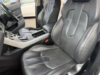 LAND ROVER RANGE ROVER EVOQUE 2.2 SD4 Pure Tech SUV 5dr Diesel Auto 4WD Euro 5 (s/s) (190 ps)