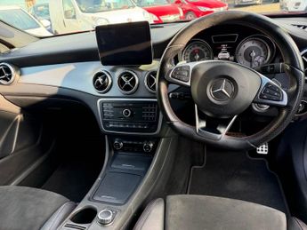 MERCEDES-BENZ GLA 2.1 GLA200d AMG Line (Premium Plus) SUV 5dr Diesel 7G-DCT Euro 6