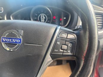 VOLVO V40 CROSS COUNTRY 1.6 D2 Lux Hatchback 5dr Diesel Powershift Euro 5 (s/s) (115 ps)