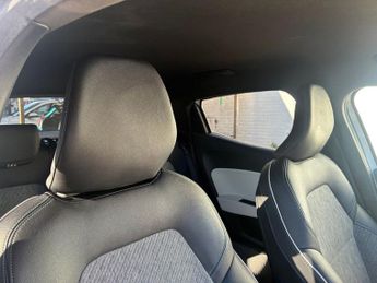 RENAULT CLIO 1.6 E-TECH Launch Edition Hatchback 5dr Petrol Hybrid Auto Euro 