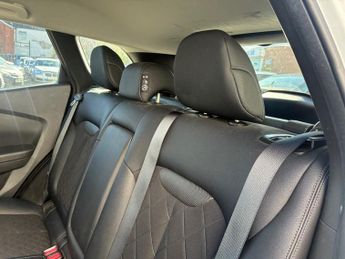 RENAULT KADJAR 1.3 TCe Iconic SUV 5dr Petrol Manual Euro 6 (s/s) (160 ps)
