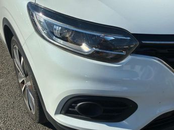 RENAULT KADJAR 1.3 TCe Iconic SUV 5dr Petrol Manual Euro 6 (s/s) (160 ps)