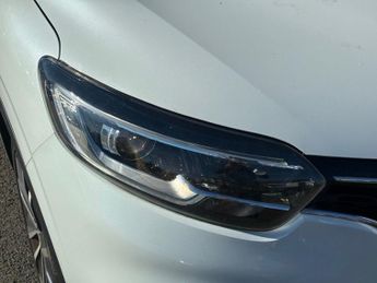 RENAULT KADJAR 1.3 TCe Iconic SUV 5dr Petrol Manual Euro 6 (s/s) (160 ps)