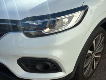 RENAULT KADJAR 1.3 TCe Iconic SUV 5dr Petrol Manual Euro 6 (s/s) (160 ps)