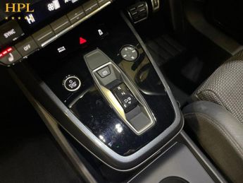 AUDI Q4 E-TRON 40 S line Sportback 5dr Electric Auto 82kWh (204 ps)