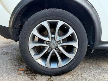 NISSAN JUKE 1.6 Tekna SUV 5dr Petrol Manual Euro 5 (s/s) (117 ps)