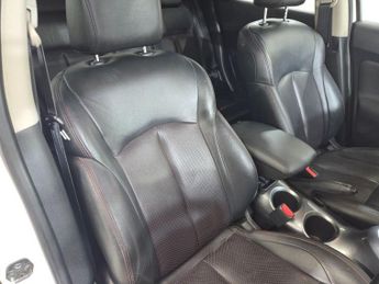 NISSAN JUKE 1.6 Tekna SUV 5dr Petrol Manual Euro 5 (s/s) (117 ps)