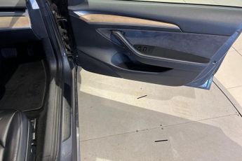 TESLA Model 3 Standard Range Plus Saloon 4dr Electric Auto RWD (241 bhp)