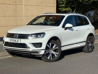 Volkswagen Touareg 3.0 TDI V6 BlueMotion Tech R-Line SUV 5dr Diesel Tiptronic 4WD E