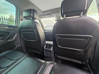 VOLKSWAGEN TIGUAN 2.0 TDI SEL SUV 5dr Diesel DSG 4Motion Euro 6 (s/s) (190 ps)