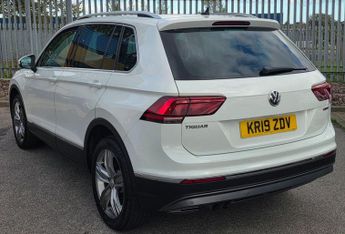 VOLKSWAGEN TIGUAN 2.0 TDI SEL SUV 5dr Diesel DSG 4Motion Euro 6 (s/s) (190 ps)