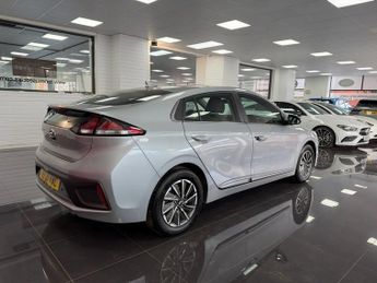 HYUNDAI IONIQ 38.3kWh Premium Hatchback 5dr Electric Auto (136 ps)