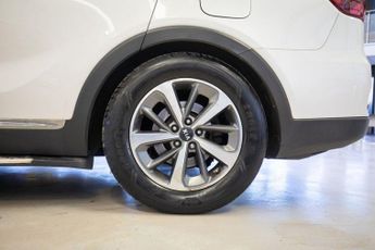 KIA SORENTO 2.2 CRDi KX-3 SUV 5dr Diesel Auto AWD Euro 6 (s/s) (197 bhp)