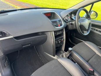 PEUGEOT 207 1.6 HDi Allure Hatchback 5dr Diesel Manual Euro 5 (92 ps)