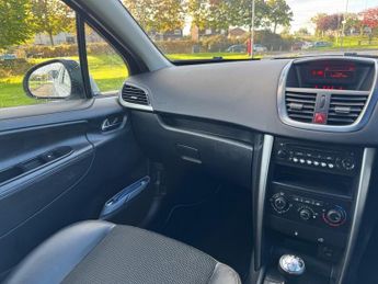 PEUGEOT 207 1.6 HDi Allure Hatchback 5dr Diesel Manual Euro 5 (92 ps)