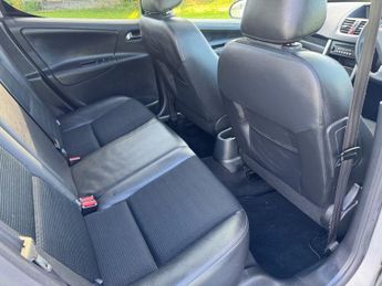 PEUGEOT 207 1.6 HDi Allure Hatchback 5dr Diesel Manual Euro 5 (92 ps)