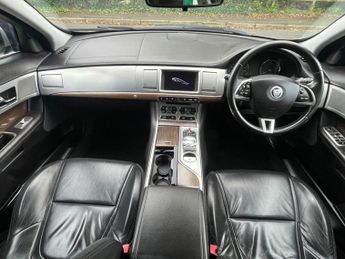 JAGUAR XF 2.2d Luxury Saloon 4dr Diesel Auto Euro 5 (s/s) (163 ps)