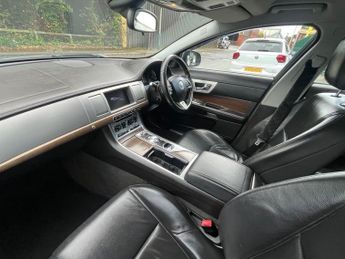 JAGUAR XF 2.2d Luxury Saloon 4dr Diesel Auto Euro 5 (s/s) (163 ps)