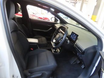 MG MG 4 64kWh SE Long Range Hatchback 5dr Electric Auto (203 ps)