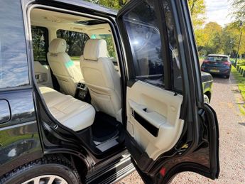 LAND ROVER RANGE ROVER 4.4 TD V8 Vogue SE SUV 5dr Diesel Auto 4WD Euro 5 (313 bhp)