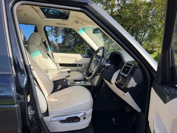 LAND ROVER RANGE ROVER 4.4 TD V8 Vogue SE SUV 5dr Diesel Auto 4WD Euro 5 (313 bhp)