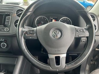 VOLKSWAGEN TIGUAN 2.0 TDI BlueMotion Tech Match SUV 5dr Diesel DSG 4WD Euro 5 (s/s