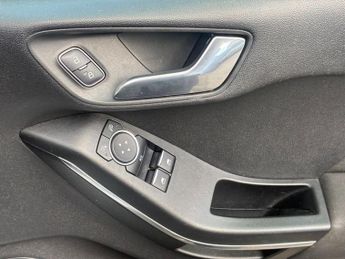 FORD FIESTA 1.0T EcoBoost Titanium Hatchback 5dr Petrol Manual Euro 6 (s/s) 