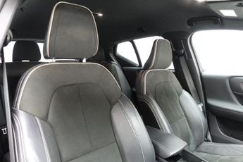 VOLVO XC40 1.5h T5 Twin Engine Recharge 10.7kWh R-Design SUV 5dr Petrol Plu