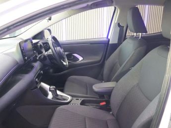 TOYOTA YARIS 1.5 VVT-h Design Hatchback 5dr Petrol Hybrid E-CVT Euro 6 (s/s) 