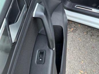 VOLKSWAGEN TIGUAN 2.0 TDI SEL SUV 5dr Diesel DSG Euro 6 (s/s) (150 ps)