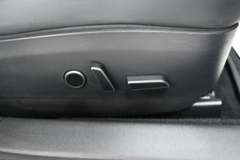 TESLA Model 3 Standard Range Plus Saloon 4dr Electric Auto RWD (241 bhp)