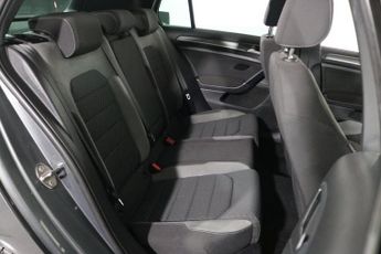 VOLKSWAGEN GOLF 2.0 TDI R-Line Hatchback 5dr Diesel DSG Euro 6 (s/s) (150 ps)