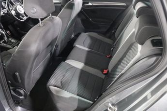 VOLKSWAGEN GOLF 2.0 TDI R-Line Hatchback 5dr Diesel DSG Euro 6 (s/s) (150 ps)