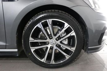 VOLKSWAGEN GOLF 2.0 TDI R-Line Hatchback 5dr Diesel DSG Euro 6 (s/s) (150 ps)